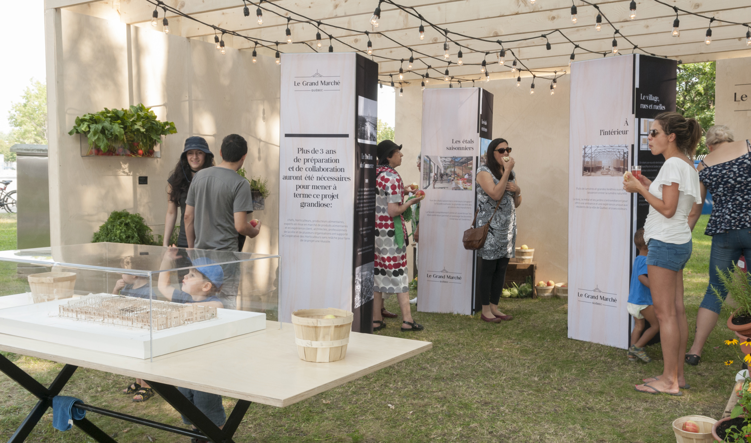 Exposants à l'extérieur